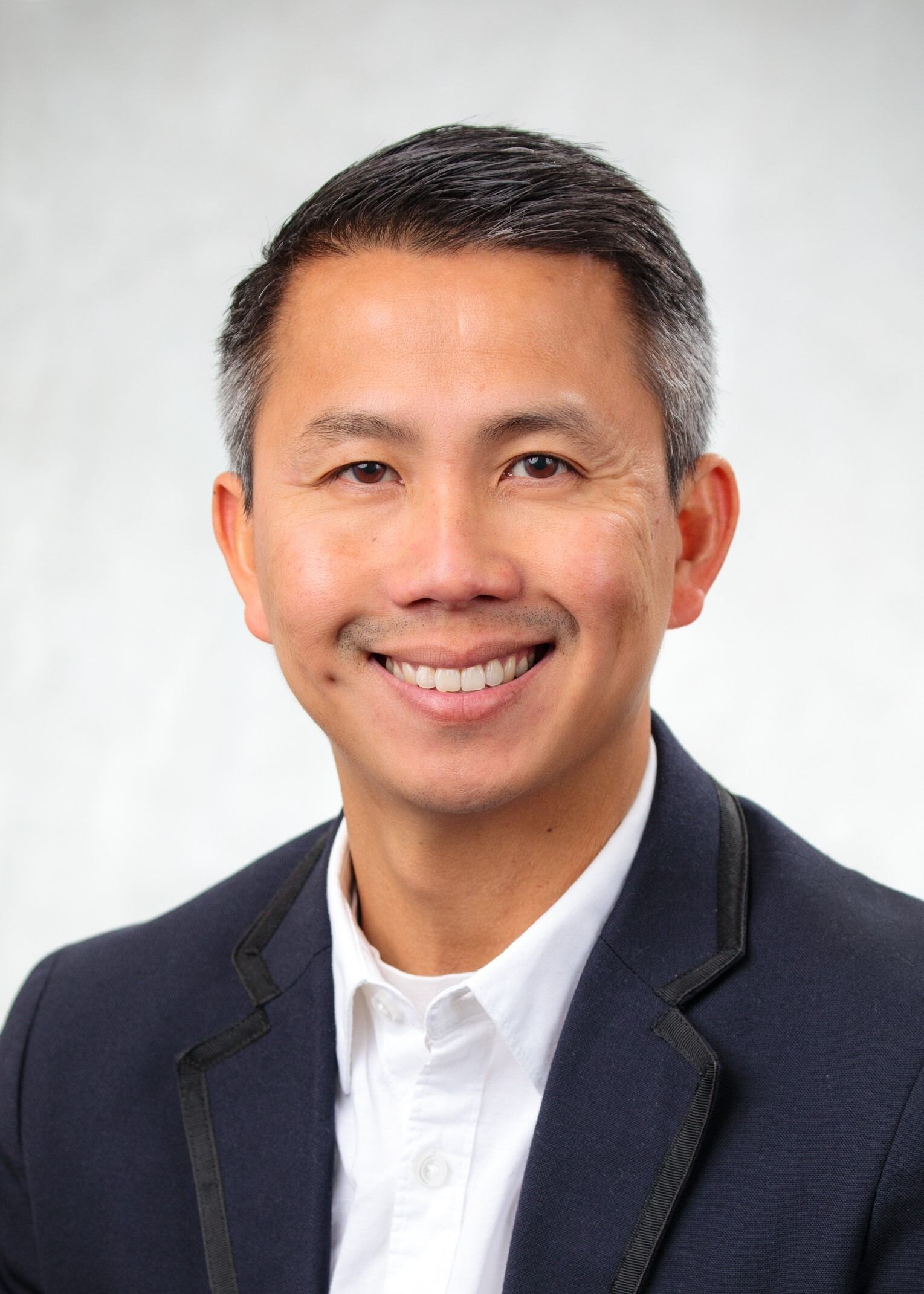Portrait of Kelvin Vu, Senior Vice President of Clinical Services & Medical Officer